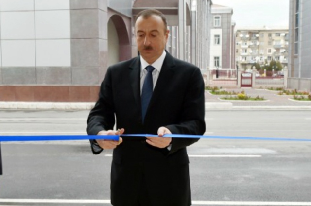 Ильхам Алиев принял участие в открытии депо BakuBus